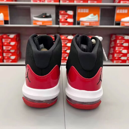 耐克（NIKE）女鞋Air Jordan大童鞋Max Aura 小康扣休闲缓震篮球鞋运动鞋 AQ9214-006黑红 35.5