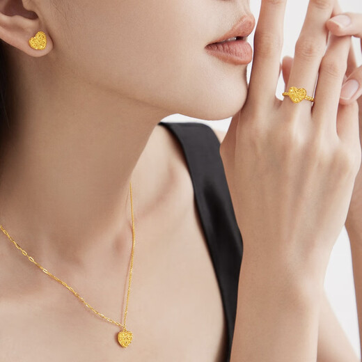 Chow Tai Fook Sparkling Love Sugar Cube Gold Ring Women's Pure Gold (labor fee 380) EOF1259 No. 14 Pure Gold About 3.40g