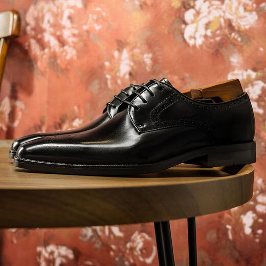 Bakok Brock Crock Leather Shoe для мужчин Высококачественный верхний слой коровьего коровьего бизнеса Формальное одеяло свадебное костюм.