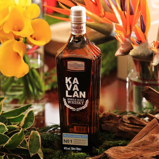 Kavalan Licensed Gold Car Karmalan Whisky Kavalan Taiwan Gold Car Single Malt Whisky Vin étranger Karmalan Zhenxuan No. 1 700ml 1 Bouteille
