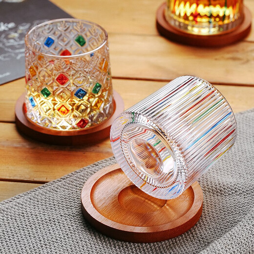 Karakatsu Ting Whiskey Cup Gyro Cup Painted Rotating Decompression Foreign Wine Cup Internet Celebrity Glass Cup Home Gift Cup Grid Pattern + Base