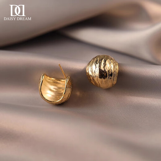 DAISY DREAM French metal earrings women's silver needle unique golden earrings 2025 new hot style light luxury high-end earrings metal texture arc earrings 925 silver needle