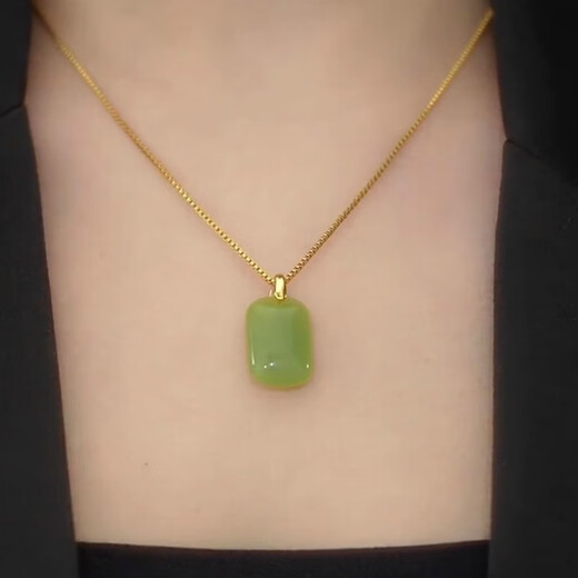 Ping An Wu Shi brand emerald green necklace 2024 new trendy temperament versatile high-end clavicle chain fashionable and exquisite green pendant necklace