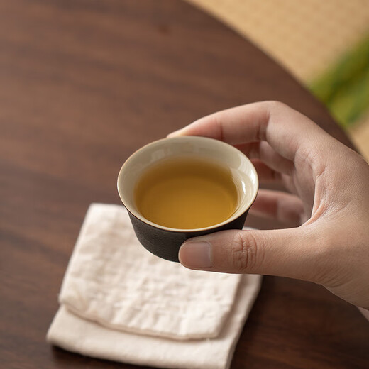 
BEYZK small tea plate, two people, Kung Fu small tea set, simple and modern home use SN3886, black pottery lifting beam, four cups, imitation black gold small square plate