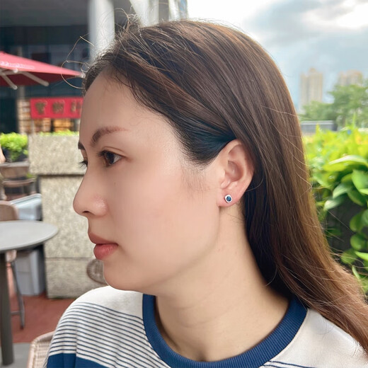 Iba 0.66 carat royal blue sapphire earrings 18K gold set with diamond colored gemstones as a birthday gift for girlfriend 0.6 carat ready stock