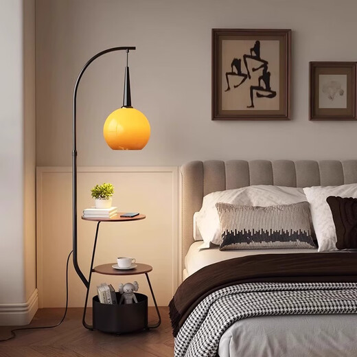 Zhongshuai Nordic Minimalist Stehlampe Wohnzimmer Sofa Seite Nachttischlampe Moderne personalisierte dekorative Ambientelampe Vertikaler einfacher Stil-Schwarze Stehlampe Warmes Licht