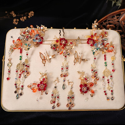 Fat Donglai's same style Xiuhe clothing and headwear Xiuhe female bride Xiuhe 2024 new new Chinese style bride autumn and winter horse face red jade 8-piece set + ear clip