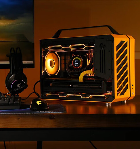 Gigabyte Mechanical Master C+MAX high-end mini water-cooled game console DIY assembly computer design portable small steel cannon desktop machine complete set of configurations optional six U7 265KF/32G/1T/RTX5070