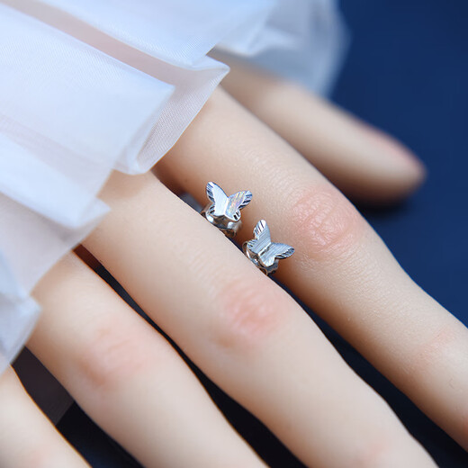 Pt.Charm new product PT950 platinum earrings for women platinum butterfly earrings simple versatile earrings as a birthday gift for your girlfriend. If it is not in stock, it can be customized. Take 1.8g as an example