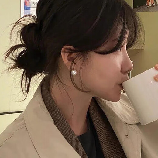 LnieerS925 silver Shijia steamed bun pearl earrings for women 2025 new trendy high-end earrings light luxury niche temperament earrings 8MM Shijia white steamed bun pearl S925 silver needle