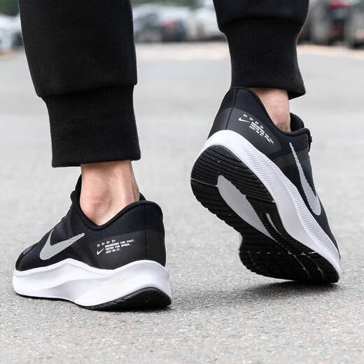 Chaussures Nike (Nike), Nouvelle course d'été Swift 3 Chaussures de sport à coussin respirant, chaussures de course sur route, chaussures décontractées, DA1105-006 / Ash foncé noir et blanc 44,5