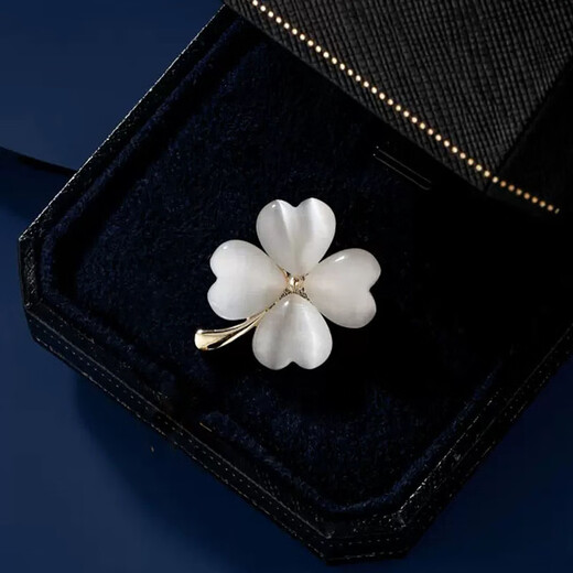 Sili Cat's Eye Four-leaf Clover Brooch Women's Exquisite Suit Corsage Pin Fixed Clothes Accessories Summer Anti-Exposed Buckle Golden Cat's Eye Four-leaf Clover