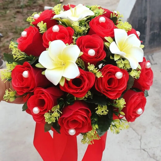 Neue chinesische Stil rote Rosenknospe simulierte rosa Blume Hochzeit Fotografie Fotografie Braut Braut Hochzeit Engagement Haltet Flower Pearl Rose