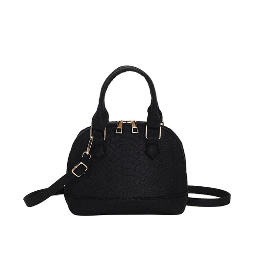 Small Bag Women's 2024 Spring New Fashion Retro Retro Handheld Sac Sac Sac à bandoulière à une épaule décontractée Bag féminin noir