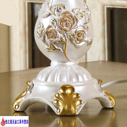 XMSJ CHAMBRE Bureau lampe de chevet de lit européen Style pastoral rétro Rétro classique American White Living Room Étude Best Friend Wedding Gift 9928a Clivia Golden Ahmadade Button Interrupteur