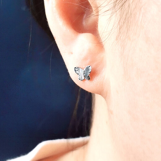 Pt.Charm new product PT950 platinum earrings for women platinum butterfly earrings simple versatile earrings as a birthday gift for your girlfriend. If it is not in stock, it can be customized. Take 1.8g as an example