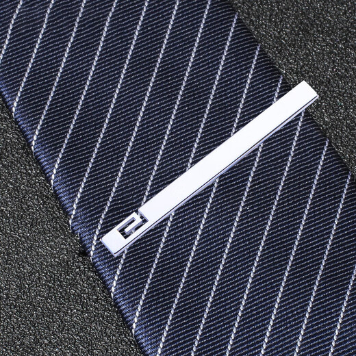Beautifully made tie clip for men, fashionable and simple, silver, formal, business, professional, groom, wedding, best man, student tie clip, silver