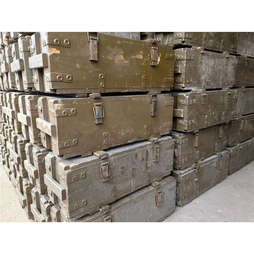 Retired old wooden box tool box storage box decoration theme shop CS venue decoration army green prop storage box 122-54 (93x21x21) large size