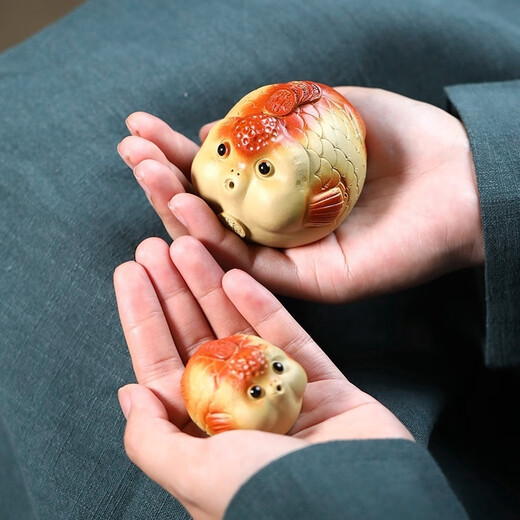 Huilu internet celebrity purple clay tea pet bubble tea pet little goldfish can be raised and landscaped, simulated goldfish tea table decorations tea play incense inserts and a pair of bubble fish (small to large size)