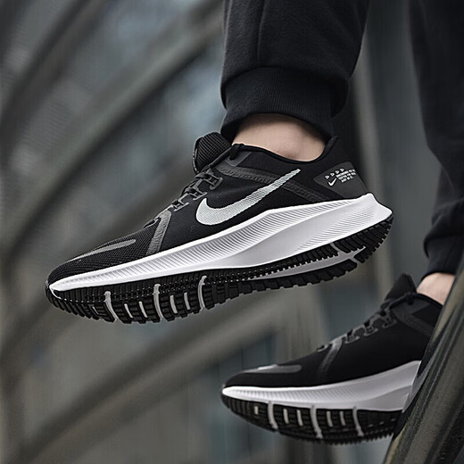 Nike (Nike) Chaussures masculines 2025 Spring New Shoes Sneakers Mesh Bustable Shock-Absorbing Low-Top Usur-Resistant Casual Shoes Running Da1105-006 / Quest 4 40
