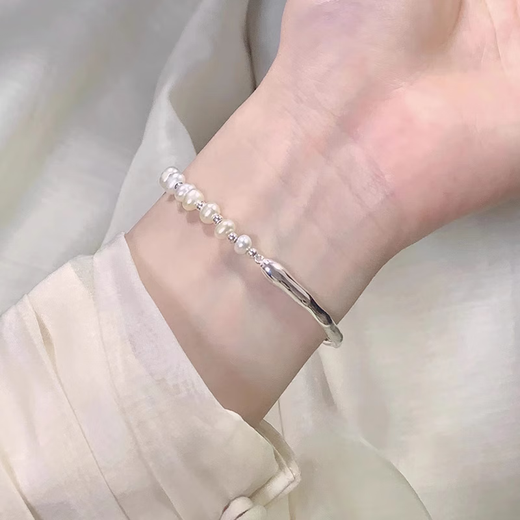 颜如饰925银高级感淡水珍珠手链轻奢设计手串银手镯送闺蜜女友生日礼物 S1061半镯淡水珍珠手链