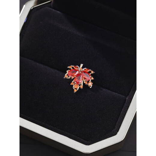 QUAMER Gold Store Autumn Maple Leaf Anti-Light Buckle Neck Decoration Silk Seamless Magnetic Brooch High-end and Exquisite Maple Leaf Red Magnetic Buckle