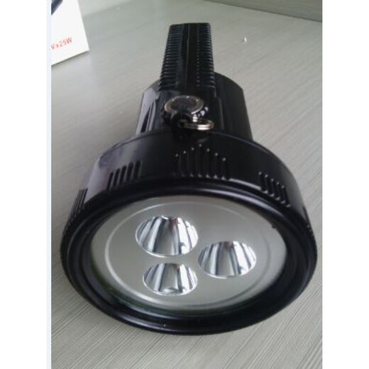 Zhenghui (CHHI) Zhenghui hand-in-improve brightness searchlight SL6830 flashlight CH-568 searchlight AD-688 door guard lamp CH-568 LED light source 3*3W