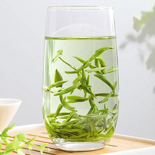 Silver Needle in the Heart Mingqiantou Picks New Tea Fuding Alpine Sun-dried White Tea Special Grade Tea Gift Box 350g Silver Needle in the White Tea Gift Box 350g