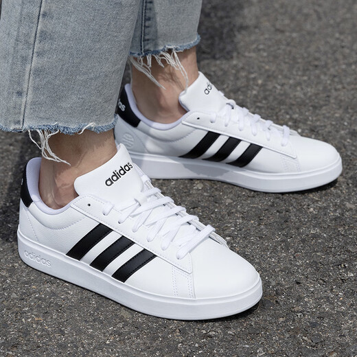 Adidas Casual Shoes Мужская обувь 2025 Летние новые кроссовки модные трехсторонние удобные туфли с низкой вершиной GW9195 Белые и черные 42,5 (265 мм)