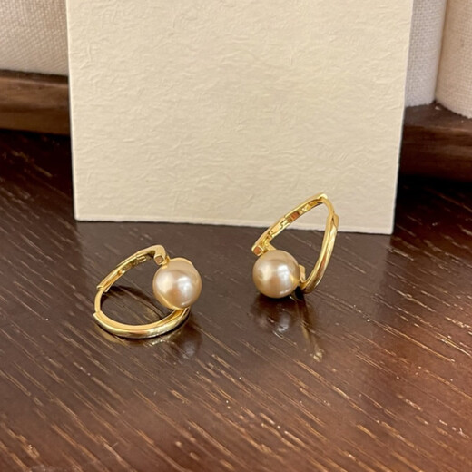 Korean light luxury geometric pearl earrings 2024 new style earrings, fashionable and versatile, temperament earrings for women, real gold, main picture