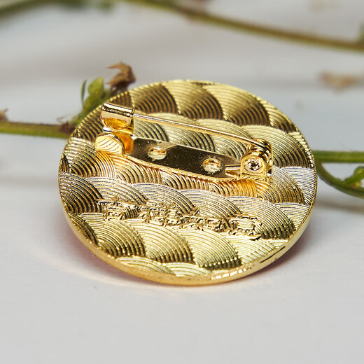 
Sui Dafu Pang Donglai Quality Chairman Mao's badge red glue 3CM brooch emblem badge: serving the people great man's discipline Diameter: 3.5 cm badge - simple card head bag