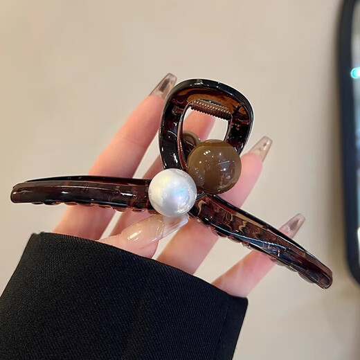 向晚美拉德抓夹早秋鲨鱼夹大号女高级感发卡发饰 白咖珠款L0809C
