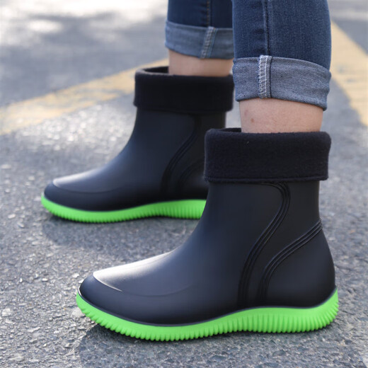 2024 Wasserdichte Schuhe Männer und Frauen Regenstiefel modische kurze Röhrchen verdickte warme Gummischuhe Arbeit nicht rutschfischer Fischerei Kücherin Regenstiefel Schwarz [Einzelschuhe] Standardgröße 38