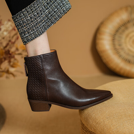 FZFD Top Layer Schaffell speicherte Zehen niedrige Absätze und Nacktstiefel für Frauen Retro -Stil einfach und vielseitig Winterstil Women Stiefel Dicke Absatz Stiefel für Frauen Single Lily Brown 38