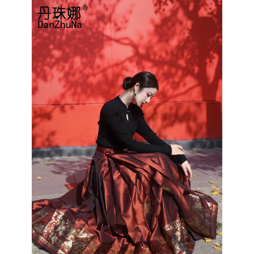 Danzhuna Horse Falda Falda completa Otoño Nuevo vestido chino Diario para el trabajo Versión modificada Versión Long Skirt Traje para mujeres 2679 Black Top + Red Horse Falda M