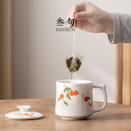 Thirty-year-old underglaze color hand-painted mug creative ceramic tea cup with lid for girls office home cup