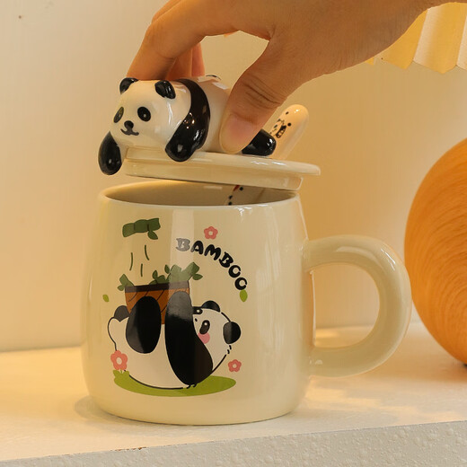 Busy farmer mug for girls, good-looking souvenir, ceramic mug with lid and spoon, panda birthday gift, cute gift box, giant panda (lid + exclusive spoon) sitting