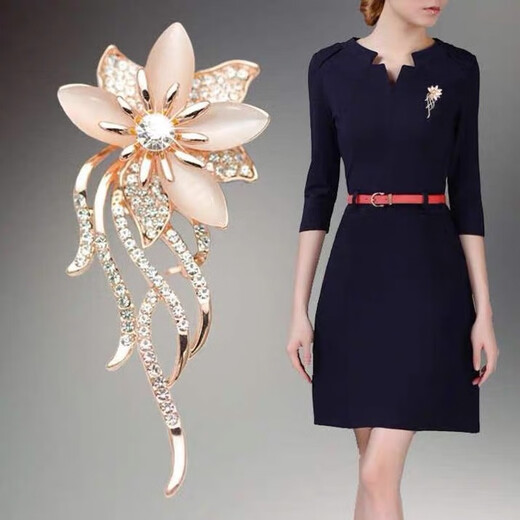 QUAMER high-end rhinestone brooch women's jacket suit coat corsage anti-exposure fixed pin coat Tango flower