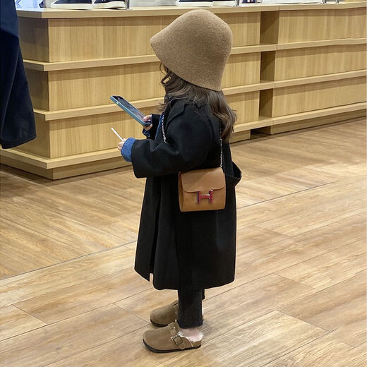 Детское шерстяное пальто средней длины Disney (Disney), осень и зима, модное шерстяное пальто для девочек в корейском стиле в западном стиле принцессы, модное черное шерстяное пальто 140 см