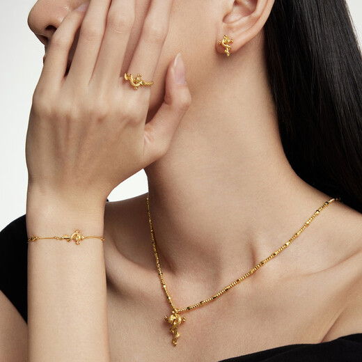 Chow Tai Fook Scepter Snake Earrings Gold Earrings (labor cost 320) about 3.05g EOF1447