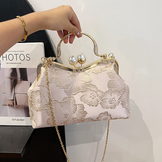 Kuqidaishu bag Frauenmodet gestickt Pearl Clamp Hand Cheongsam Bag 2024 Neue Kette One-Shoulder Flower Crossbody Bag Blau