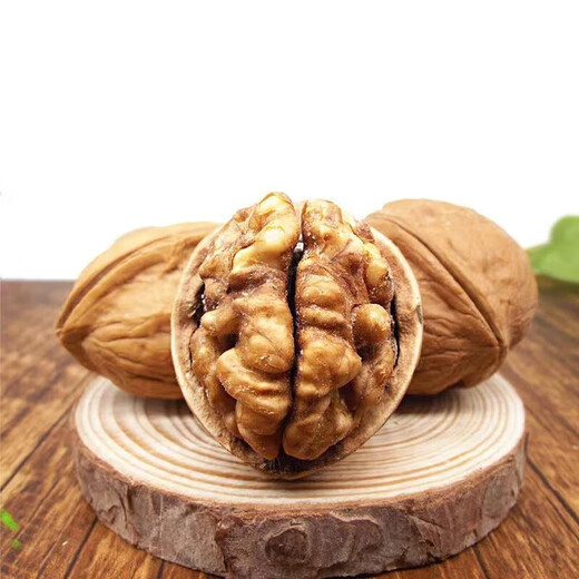 Shisi new goods now fried Xinjiang pepper and salt walnuts thin-skinned walnuts snacks for pregnant women wholesale nuts peach thin-skinned walnuts 5Jin Jin equals 0.5kg