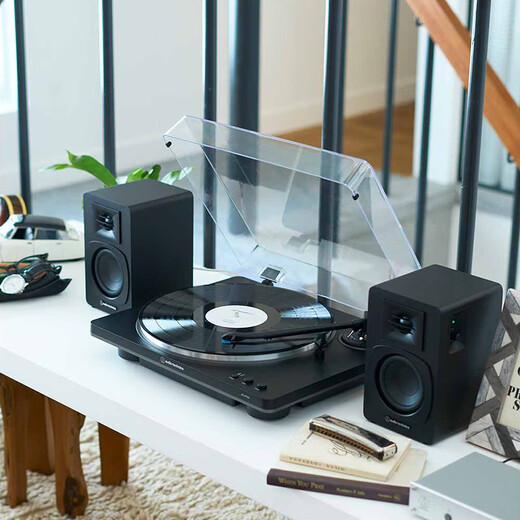 Audio-Technica AT-LP70X vinyl record player, fully automatic belt drive, dual speed record player, retro gramophone, record player, professional audio LP70XBT+Marshall STANMOREIII set