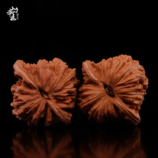 Shanzhong Yuwen plays with walnuts, plays with the hand, plays with lion head, antique Mid-Autumn Festival gift for men, black gold model 40-41MM four buildings