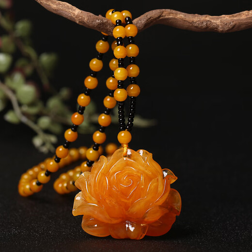 Fat Donglai's same beeswax pendant for old men and women, chicken fat yellow amber long necklace, second generation ethnic style pendant, blood amber water drop bead chain