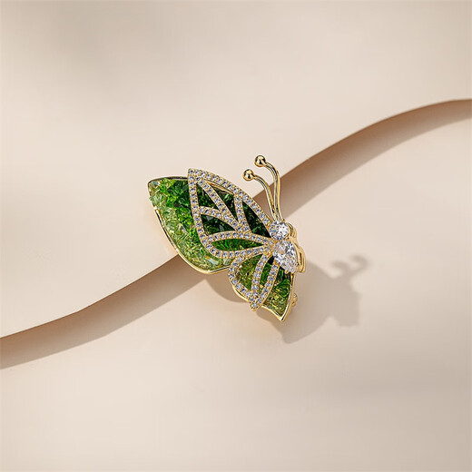 Qlady butterfly brooch, high-end women's corsage design, niche design, temperament, anti-exposure pin, accessories gift