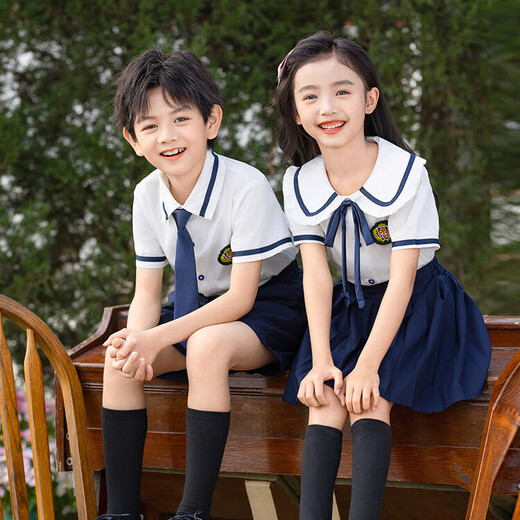 
Disney kindergarten clothing summer clothing British college style children's school uniform set elementary school uniform summer graduation photo clothing boy 6621+ tie aooqssg 130 Recommended height 120-130cm Age 7-8 years old