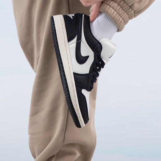 Nike (Nike) Freizeitschuhe für Frauen 2025 Sommer AJ1 Schwarz-Weiß Retro Panda Classic Sneakers FB9893-101 36.5