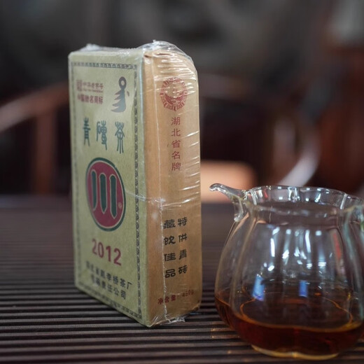 Zhaoliqiaochuan brand Zhaoliqiao Tea Factory 2012 450g green brick tea old black tea aged old ingredients taste smooth and sweet