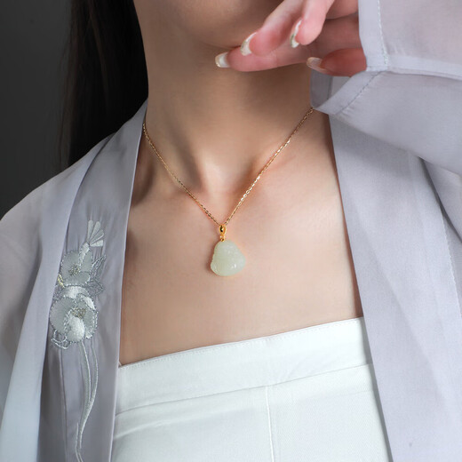 Zhou Taisheng New Year's gift pure gold Hetian jade Maitreya Buddha pendant blue and white jade for girls and mothers